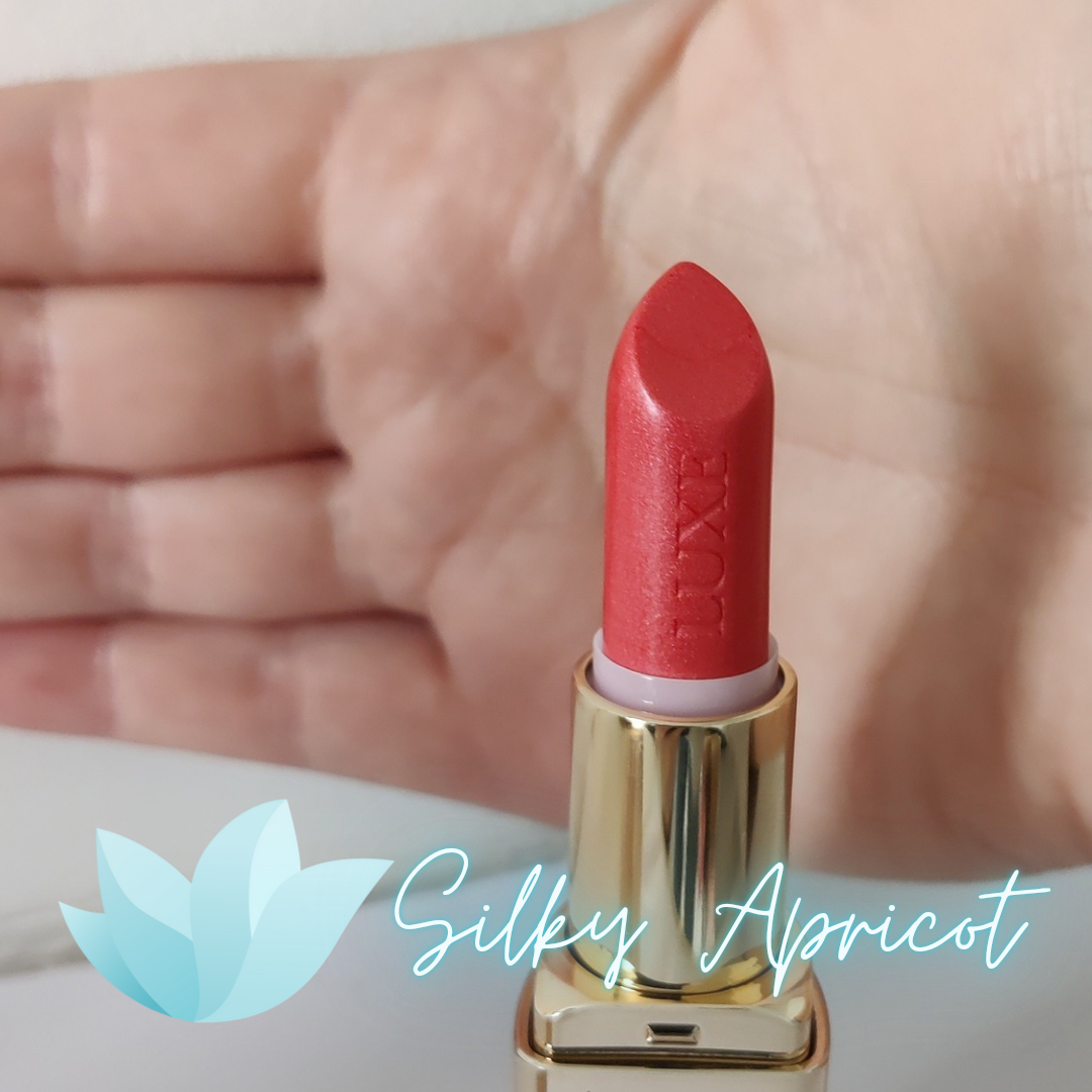 Avon Luxe Lipstick Silky Apricot 