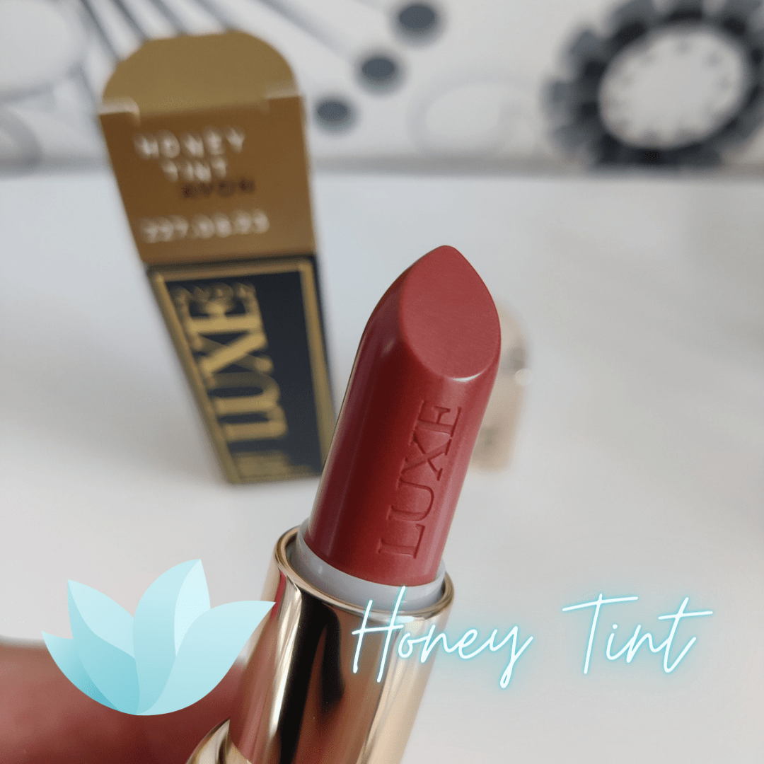 Avon Luxe Silken Lip Perfector | Tinted Lip Plumping Conditioner | Lip Plumper - POD International UK