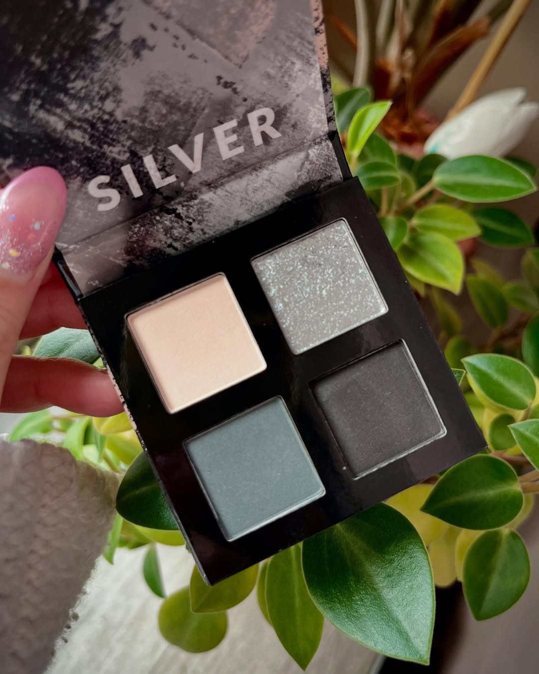 Avon Ultra Colour Eyeshadow Palette | Eyeshadow Quad | Pressed Powder Eyeshadow